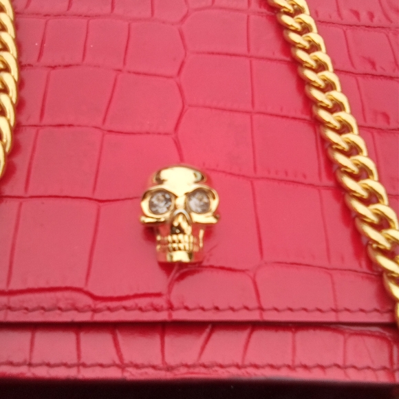 Alexander McQueen Red Skull Handbag with Diamond Eyes - Picture 6 of 6